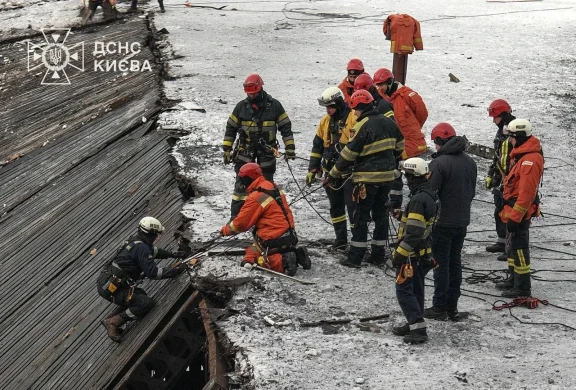 Де зігрітися у столиці під час морозу? МВС розгортає великі намети обігріву та тримає понад 90 пунктів цілодобово