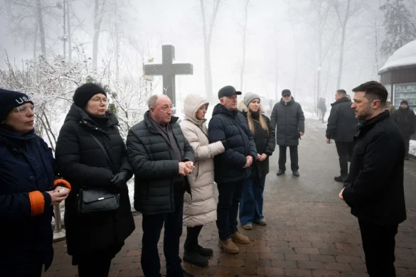 На Аскольдовій могилі Зеленський вшанував захисників Крут – кого згадали цього дня