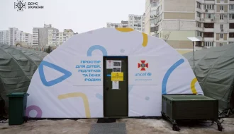 У мобільних пунктах незламності ДСНС та ЮНІСЕФ відкривають «простори турботи» для дітей: де вже працюють у Києві