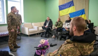 Командувач НГУ Півненко відвідав поранених героїв і звільненого з полону гвардійця: що пообіцяв і які рішення готує?