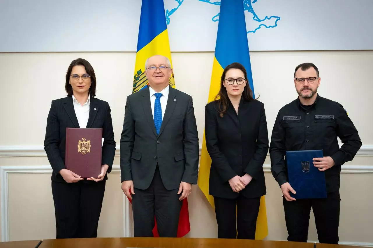 Урядові делегації України та Молдови під час підписання Протоколу про новий пункт пропуску на кордоні