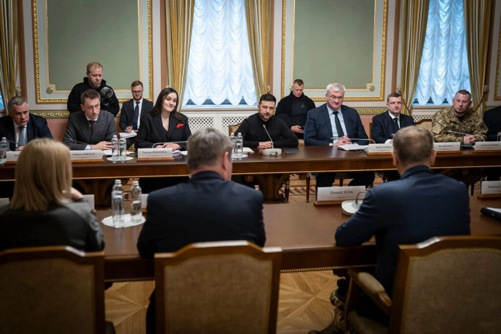 Українська та польська делегації на зустрічі в Києві, обговорення співпраці між країнами