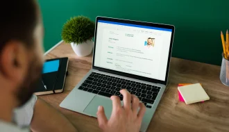 CV це що таке насправді і чим воно відрізняється від резюме